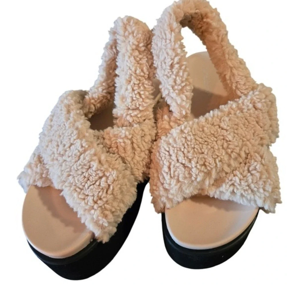 Unilady *ships next